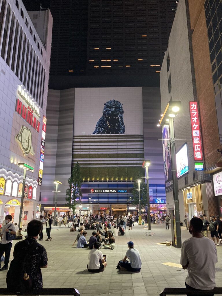 東京の新宿歌舞伎町の風景